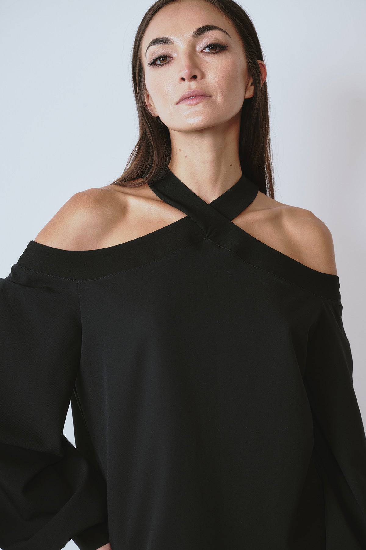 Frost Cross Top Negro